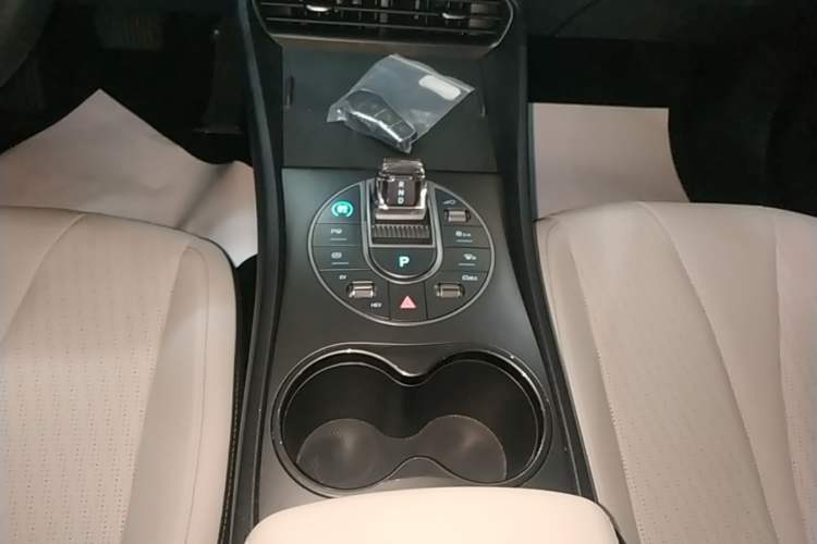 Used BYD Seal 05 DM-i 2025 DM-i Intelligent Drive 120KM Flagship Model Gear Lever