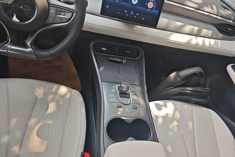 Used BYD Seal 05 DM-i 2025 DM-i Smart Drive 55KM Luxury Model Gear Lever
