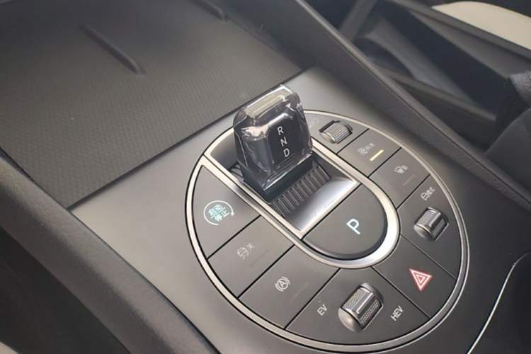 Used BYD Seal 05 DM-i 2025 DM-i Smart Drive 55KM Luxury Model Gear Lever