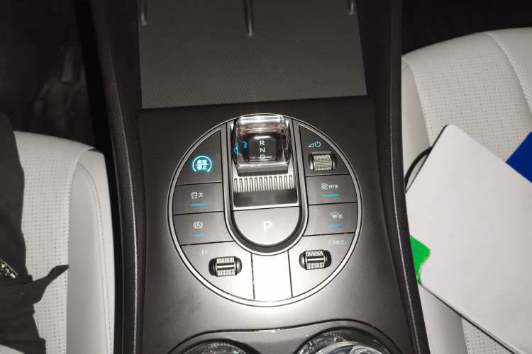 Used BYD Seal 05 DM-i 2025 DM-i Smart Drive 55KM Luxury Model Gear Lever