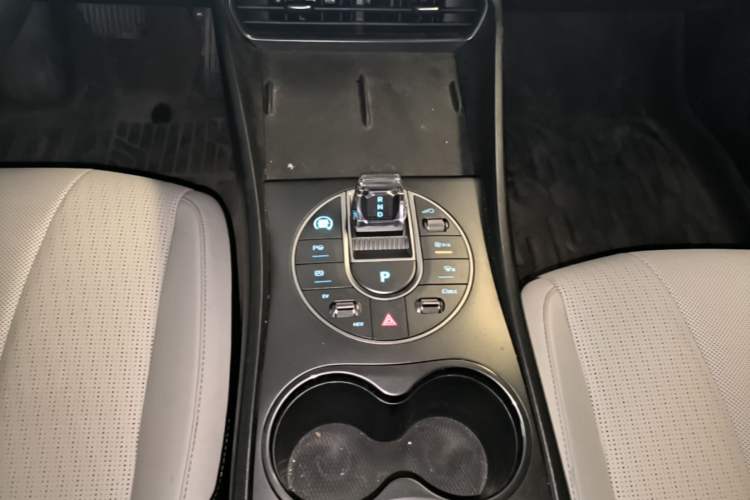 Used BYD Seal 05 DM-i 2025 DM-i Intelligent Drive 120KM Flagship Model Gear Lever