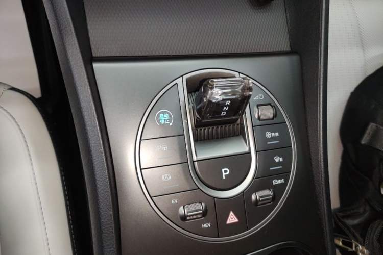 Used BYD Seal 05 DM-i 2025 DM-i Intelligent Drive 120KM Flagship Model Gear Lever