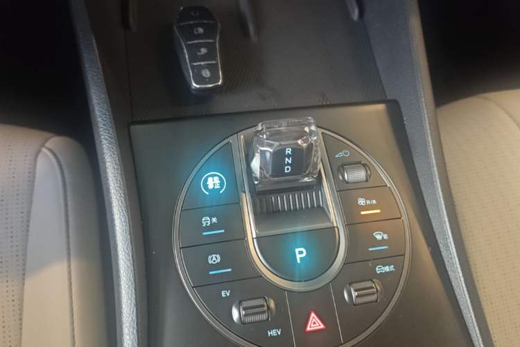 Used BYD Seal 05 DM-i 2025 DM-i Smart Drive 55KM Luxury Model Gear Lever