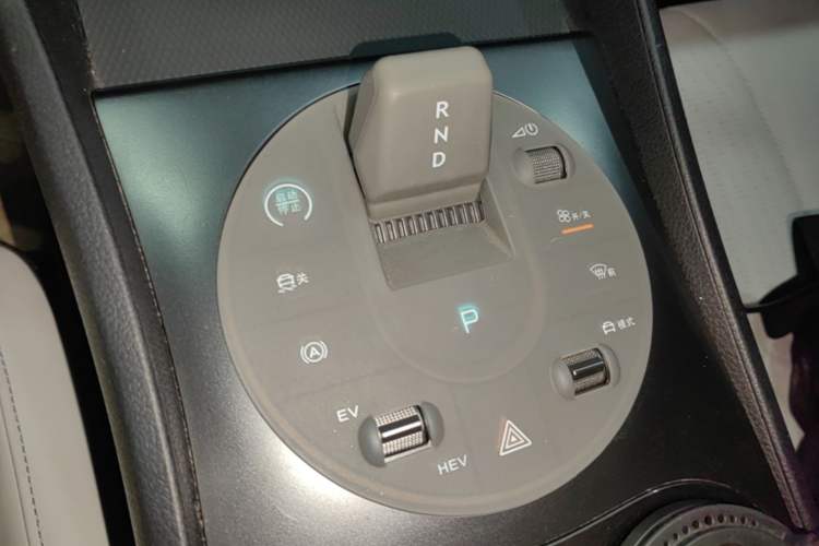 Used BYD Seal 05 DM-i 2025 DM-i Smart Drive 55KM Luxury Model Gear Lever