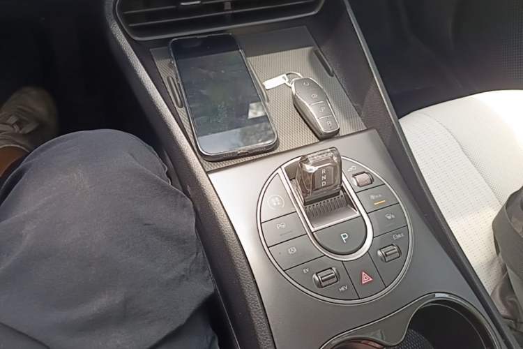 Used BYD Seal 05 DM-i 2025 DM-i Intelligent Drive 120KM Flagship Model Gear Lever