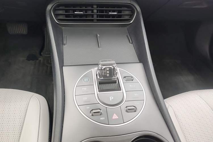 Used BYD Seal 05 DM-i 2025 DM-i Intelligent Drive 120KM Flagship Model Gear Lever