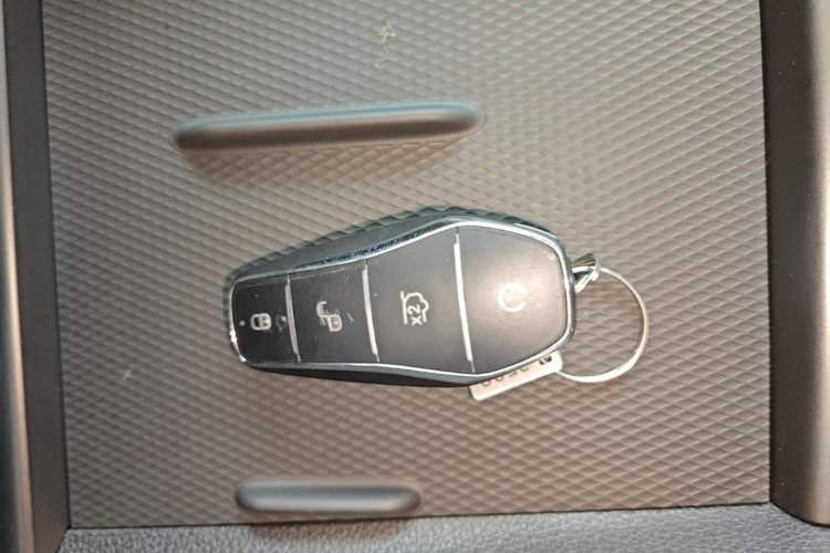 Used BYD Seal 05 DM-i 2025 DM-i Intelligent Drive 120KM Flagship Model Interior 1