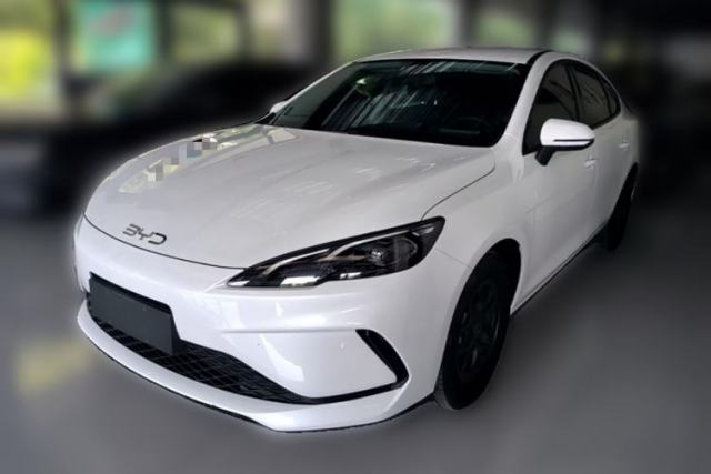 Ojetý BYD Seal 05 DM-i 2025 DM-i Smart Drive 55KM Luxury Model