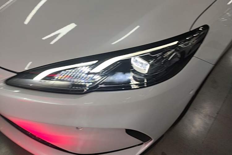 Used BYD Seal 05 DM-i 2025 DM-i Intelligent Drive 120KM Flagship Model Left Front Headlight