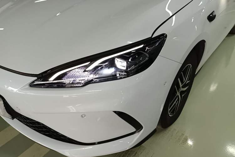 Used BYD Seal 05 DM-i 2025 DM-i Intelligent Drive 120KM Flagship Model Left Front Headlight