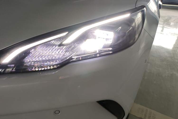 Used BYD Seal 05 DM-i 2025 DM-i Intelligent Drive 120KM Flagship Model Left Front Headlight