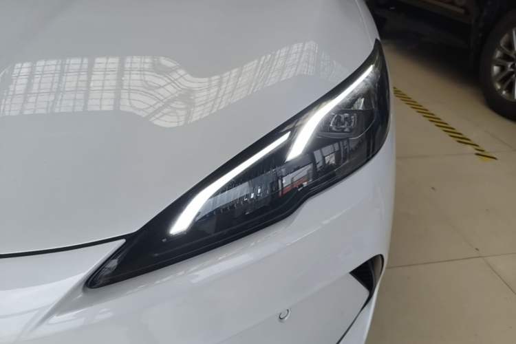 Used BYD Seal 05 DM-i 2025 DM-i Intelligent Drive 120KM Flagship Model Left Front Headlight