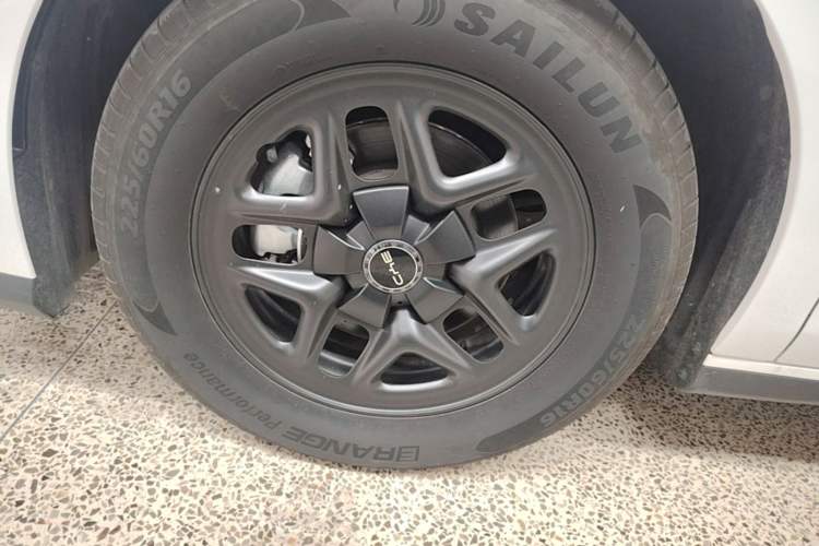 Used BYD Seal 05 DM-i 2025 DM-i Smart Drive 55KM Luxury Model Left Front Wheel Hub