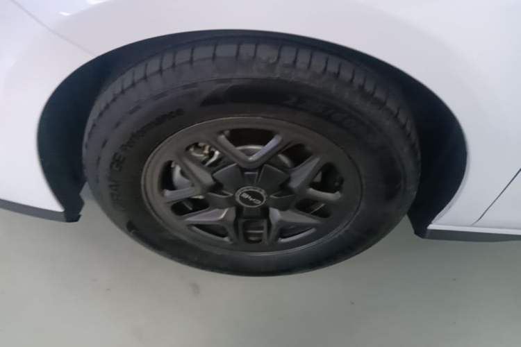 Used BYD Seal 05 DM-i 2025 DM-i Smart Drive 55KM Luxury Model Left Front Wheel Hub