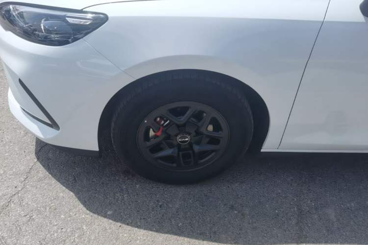 Used BYD Seal 05 DM-i 2025 DM-i Smart Drive 55KM Luxury Model Left Front Wheel Hub