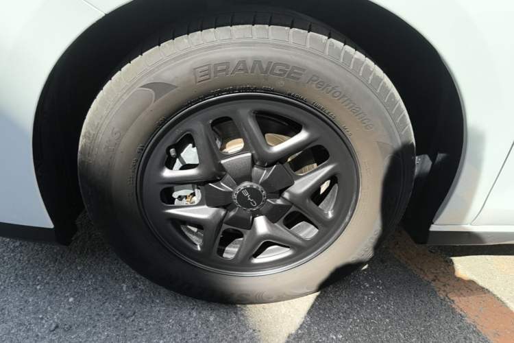 Used BYD Seal 05 DM-i 2025 DM-i Smart Drive 55KM Luxury Model Left Front Wheel Hub