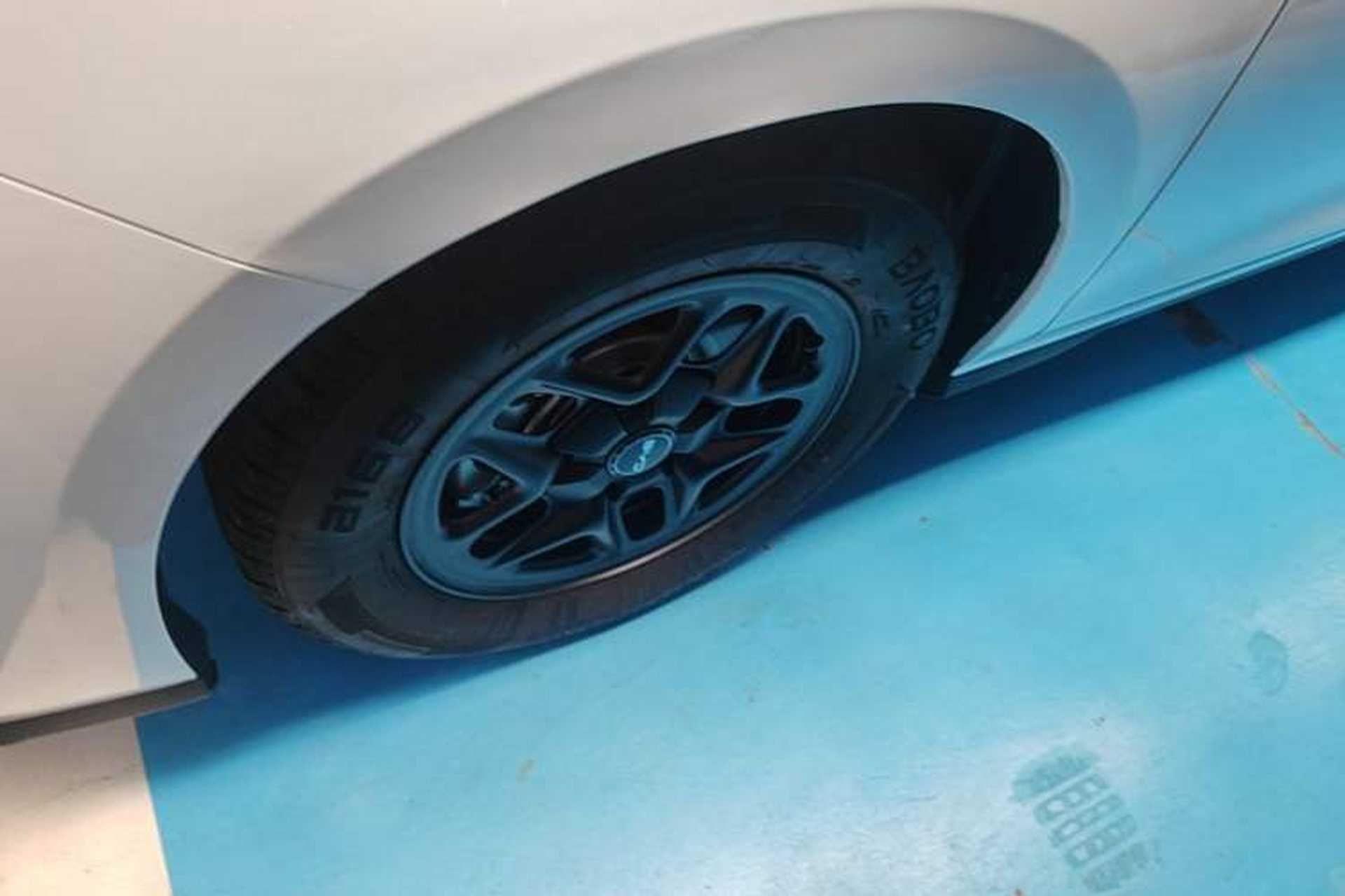 Used BYD Seal 05 DM-i 2025 DM-i Smart Drive 55KM Luxury Model Left Front Wheel Hub