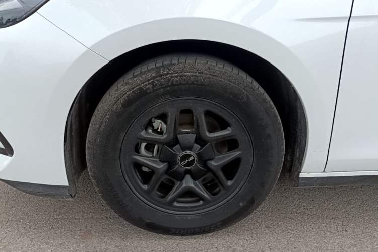 Used BYD Seal 05 DM-i 2025 DM-i Smart Drive 55KM Luxury Model Left Front Wheel Hub