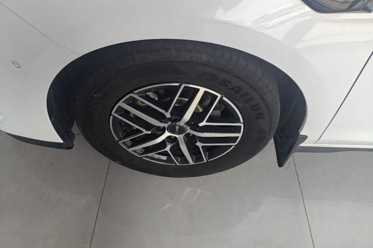 Used BYD Seal 05 DM-i 2025 DM-i Smart Drive 55KM Prestige Model Left Front Wheel Hub