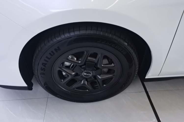 Used BYD Seal 05 DM-i 2025 DM-i Smart Drive 55KM Luxury Model Left Front Wheel Hub