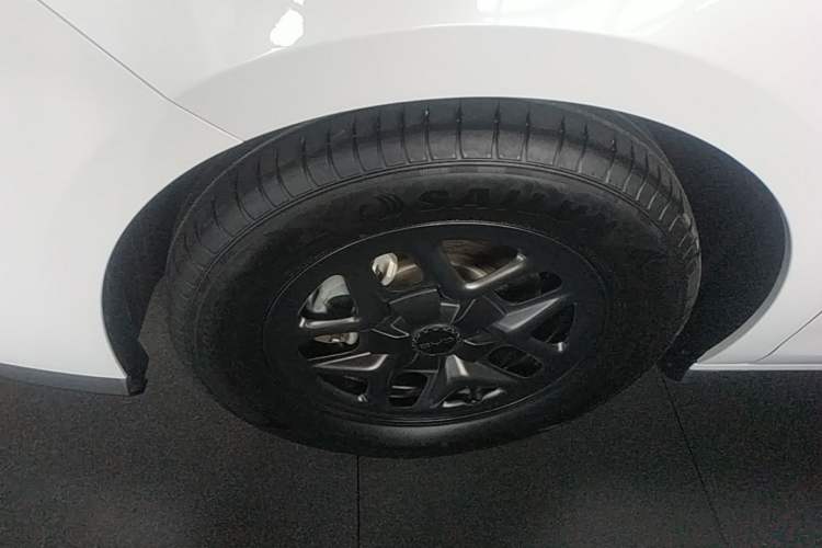 Used BYD Seal 05 DM-i 2025 DM-i Smart Drive 55KM Luxury Model Left Front Wheel Hub