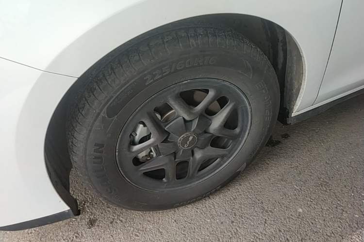 Used BYD Seal 05 DM-i 2025 DM-i Smart Drive 55KM Luxury Model Left Front Wheel Hub