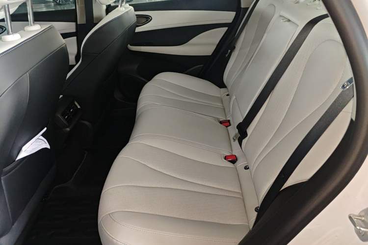 Used BYD Seal 05 DM-i 2025 DM-i Intelligent Drive 120KM Flagship Model Left Rear Seat