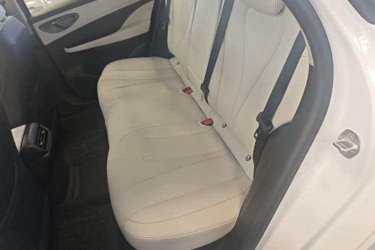 Used BYD Seal 05 DM-i 2025 DM-i Intelligent Drive 120KM Flagship Model Left Rear Seat