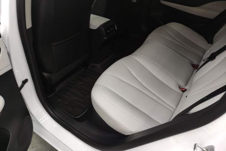Used BYD Seal 05 DM-i 2025 DM-i Intelligent Drive 120KM Flagship Model Left Rear Seat