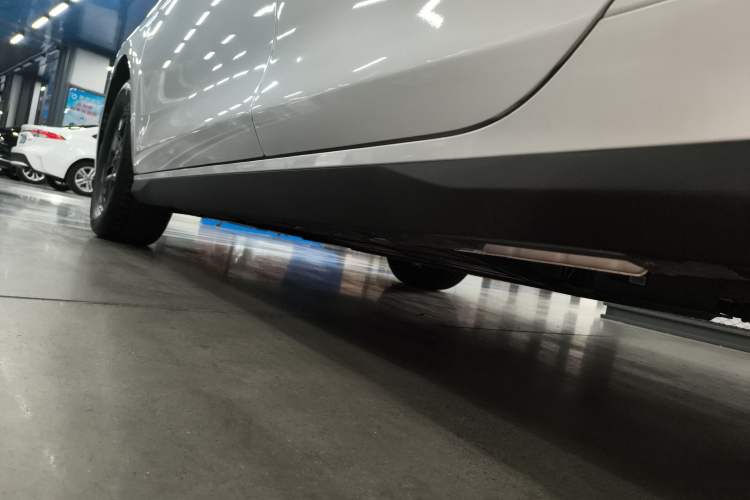 Used BYD Seal 05 DM-i 2025 DM-i Smart Drive 55KM Luxury Model Left Side Sill
