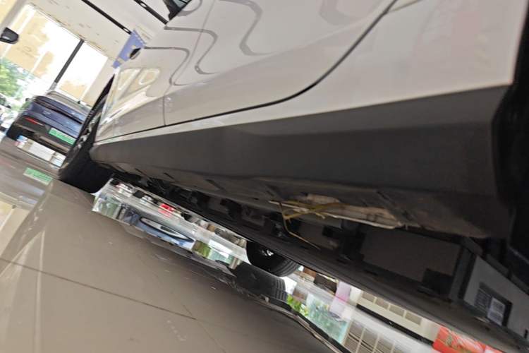 Used BYD Seal 05 DM-i 2025 DM-i Intelligent Drive 120KM Flagship Model Left Side Sill