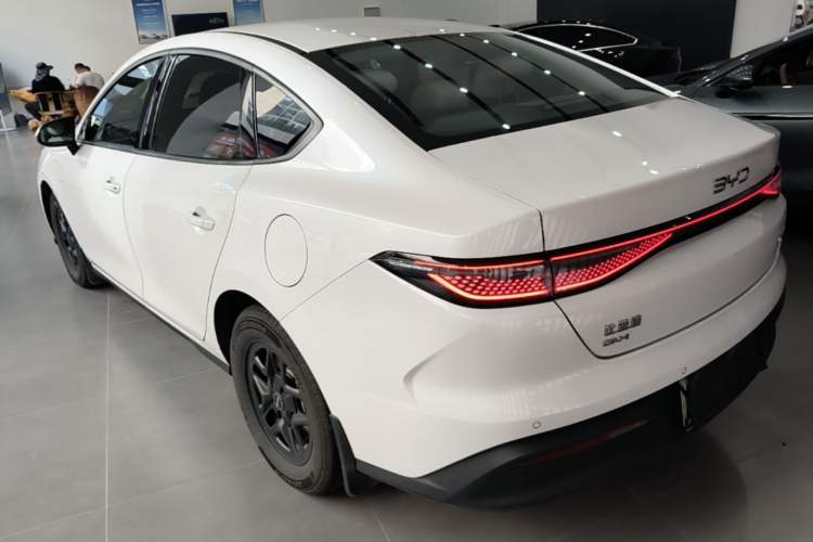 Used BYD Seal 05 DM-i 2025 DM-i Smart Drive 55KM Luxury Model Rear Left 45 Deg