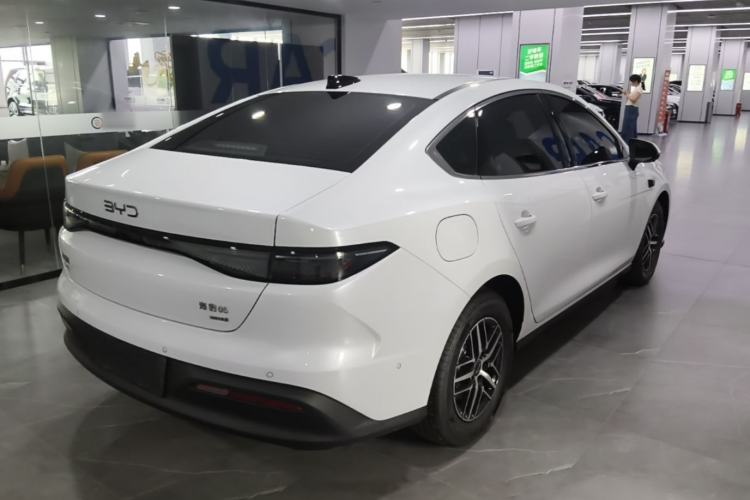 Used BYD Seal 05 DM-i 2025 DM-i Smart Drive 55KM Prestige Model Rear Right 45 Deg