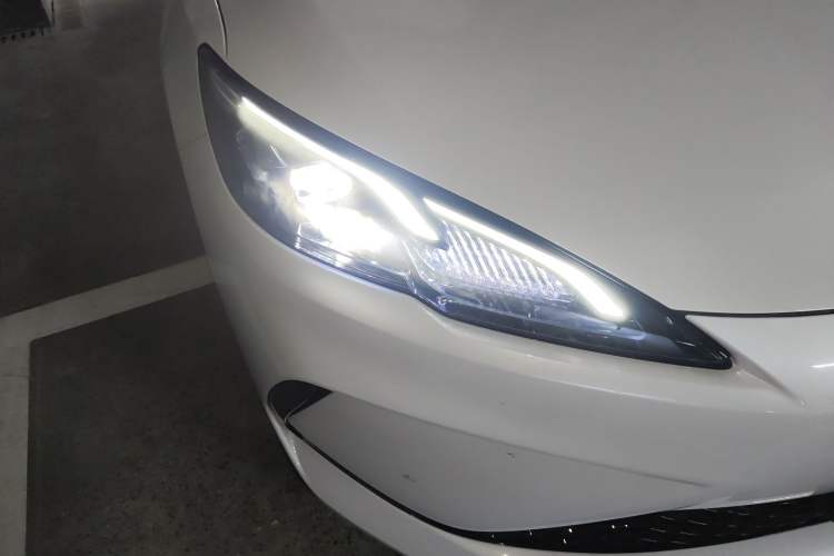 Used BYD Seal 05 DM-i 2025 DM-i Smart Drive 55KM Luxury Model Right Front Headlight