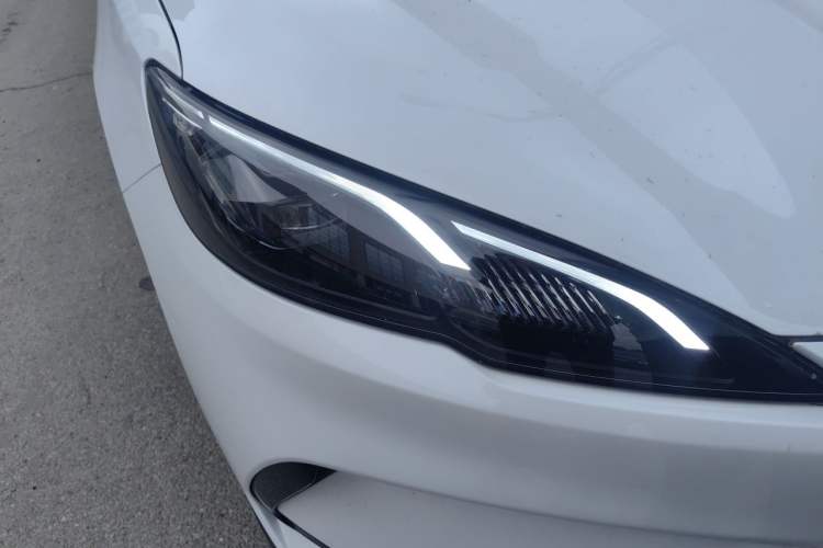 Used BYD Seal 05 DM-i 2025 DM-i Smart Drive 55KM Luxury Model Right Front Headlight