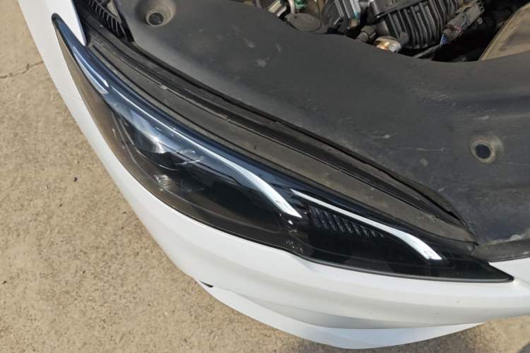 Used BYD Seal 05 DM-i 2025 DM-i Smart Drive 55KM Luxury Model Right Front Headlight