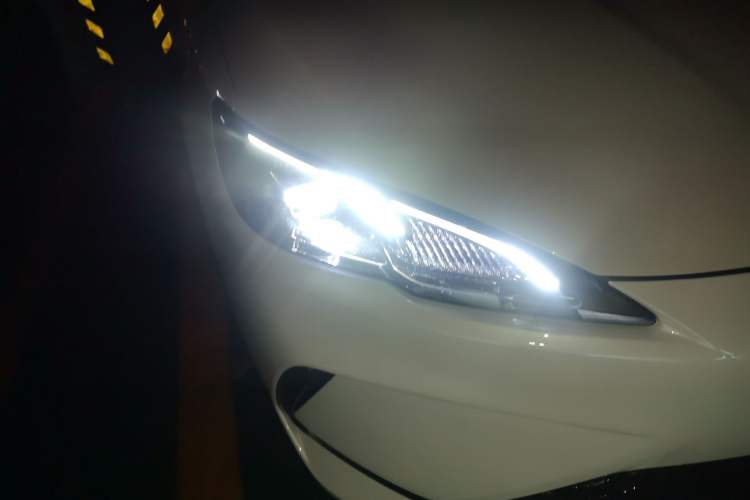 Used BYD Seal 05 DM-i 2025 DM-i Smart Drive 55KM Luxury Model Right Front Headlight