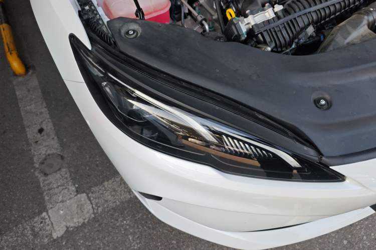Used BYD Seal 05 DM-i 2025 DM-i Intelligent Drive 120KM Flagship Model Right Front Headlight
