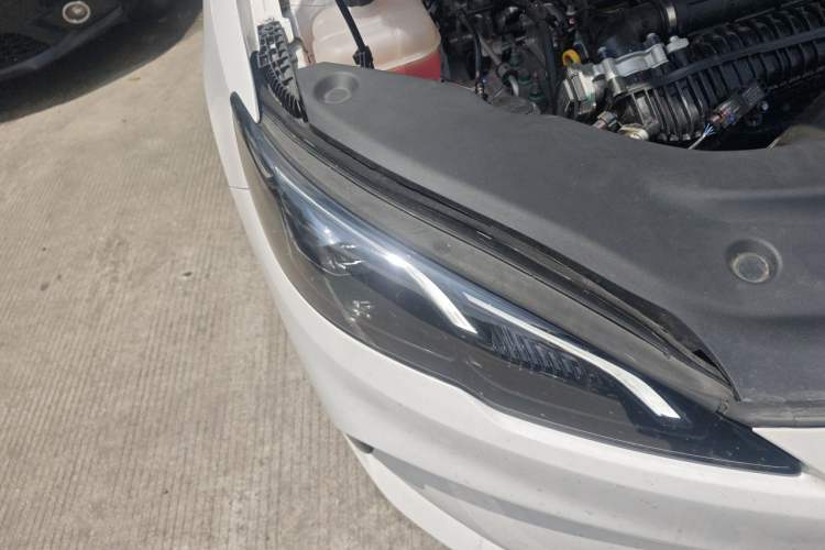 Used BYD Seal 05 DM-i 2025 DM-i Smart Drive 55KM Luxury Model Right Front Headlight