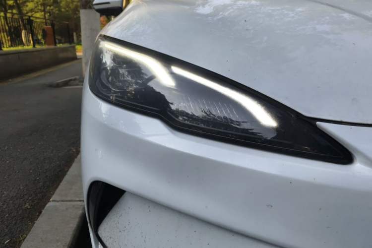 Used BYD Seal 05 DM-i 2025 DM-i Smart Drive 55KM Luxury Model Right Front Headlight