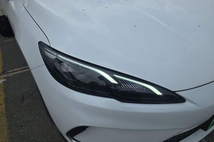 Used BYD Seal 05 DM-i 2025 DM-i Smart Drive 55KM Luxury Model Right Front Headlight