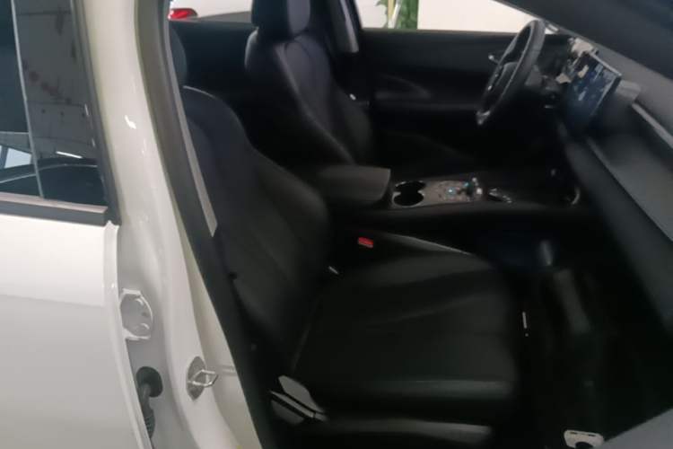 Used BYD Seal 05 DM-i 2025 DM-i Smart Drive 55KM Luxury Model Right Front Seat