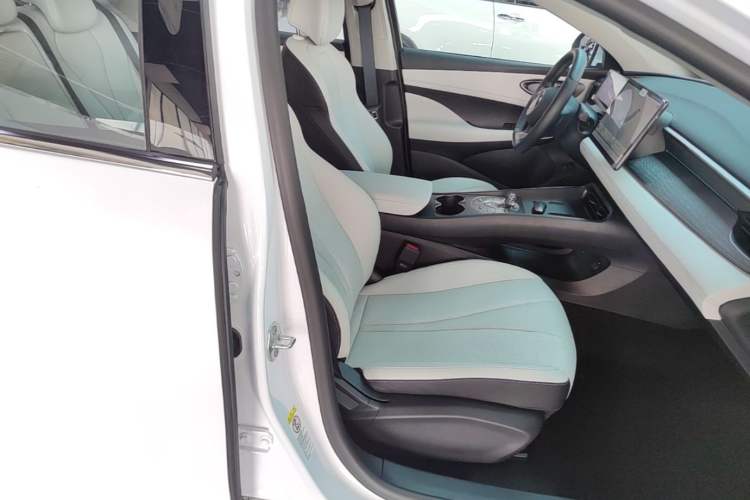 Used BYD Seal 05 DM-i 2025 DM-i Intelligent Drive 120KM Flagship Model Right Front Seat