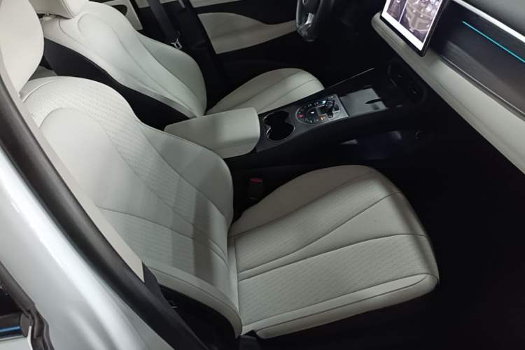 Used BYD Seal 05 DM-i 2025 DM-i Intelligent Drive 120KM Flagship Model Right Front Seat