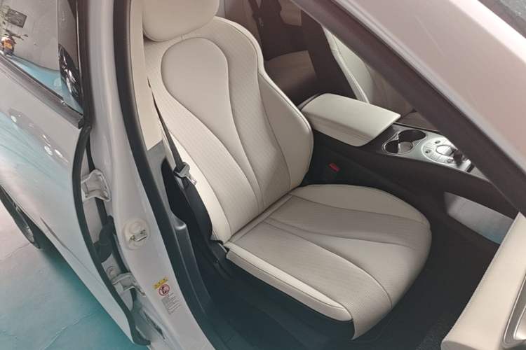 Used BYD Seal 05 DM-i 2025 DM-i Smart Drive 55KM Luxury Model Right Front Seat
