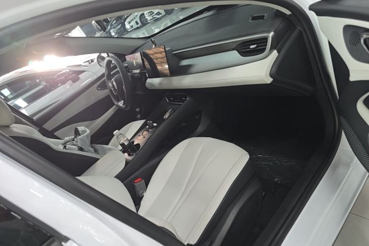 Used BYD Seal 05 DM-i 2025 DM-i Smart Drive 55KM Luxury Model Right Front Seat