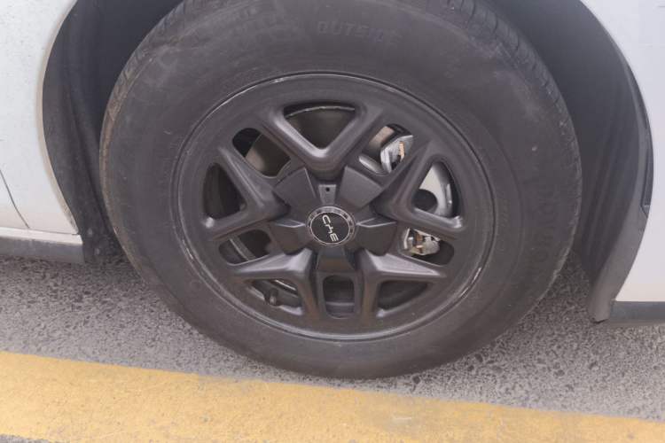 Used BYD Seal 05 DM-i 2025 DM-i Smart Drive 55KM Luxury Model Right Front Wheel Hub