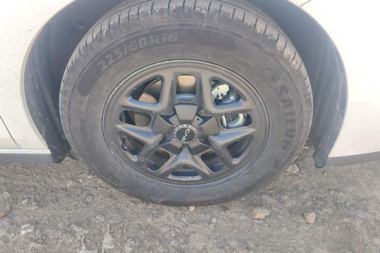 Used BYD Seal 05 DM-i 2025 DM-i Smart Drive 55KM Luxury Model Right Front Wheel Hub