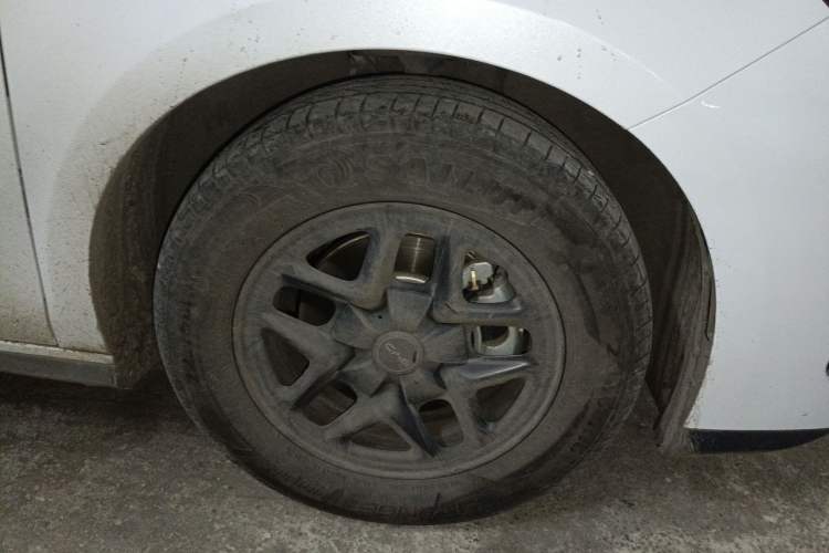 Used BYD Seal 05 DM-i 2025 DM-i Smart Drive 55KM Luxury Model Right Front Wheel Hub