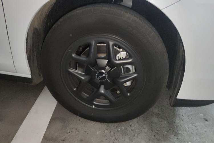 Used BYD Seal 05 DM-i 2025 DM-i Smart Drive 55KM Luxury Model Right Front Wheel Hub